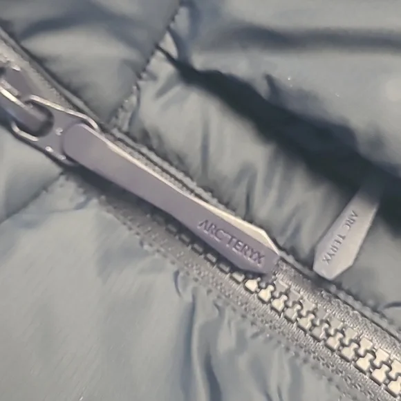 Arc'teryx Thorium Jacket Men's - Black Sapphire, Large - Season 2024 - Picture 6 of 11